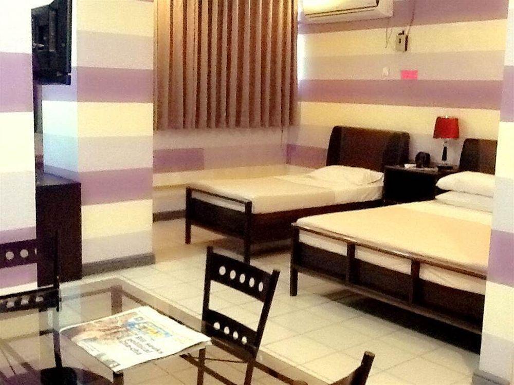 Hotel Tiffany ลาวัก ภายนอก รูปภาพ