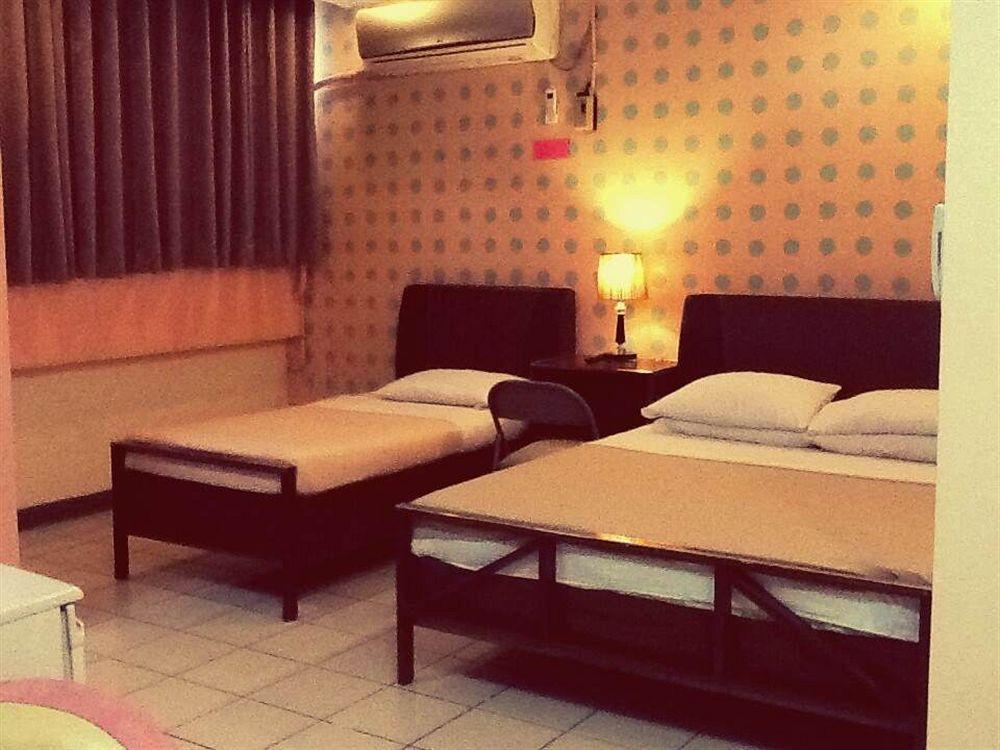 Hotel Tiffany ลาวัก ภายนอก รูปภาพ