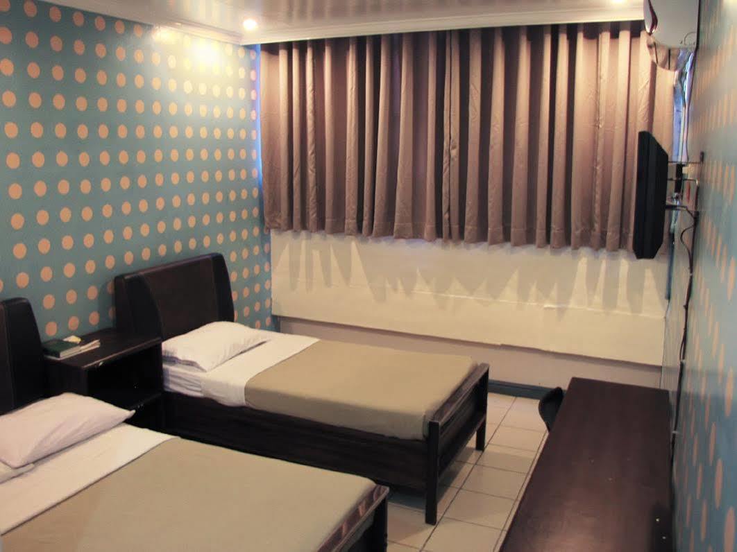 Hotel Tiffany ลาวัก ภายนอก รูปภาพ
