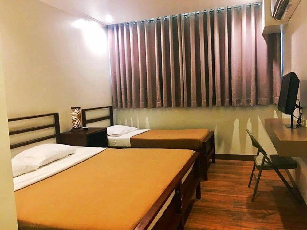 Hotel Tiffany ลาวัก ภายนอก รูปภาพ