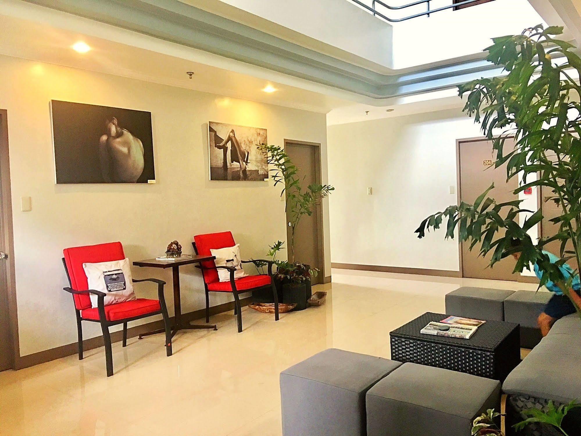 Hotel Tiffany ลาวัก ภายนอก รูปภาพ